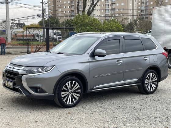MITSUBISHI OUTLANDER 2.2 MIVEC DI-D DIESEL HPE-S AWD AUTOMÁTICO MITSUBISHI OUTLANDER 2.2 MIVEC DI-D DIESEL HPE-S AWD AUTOMÁTICO